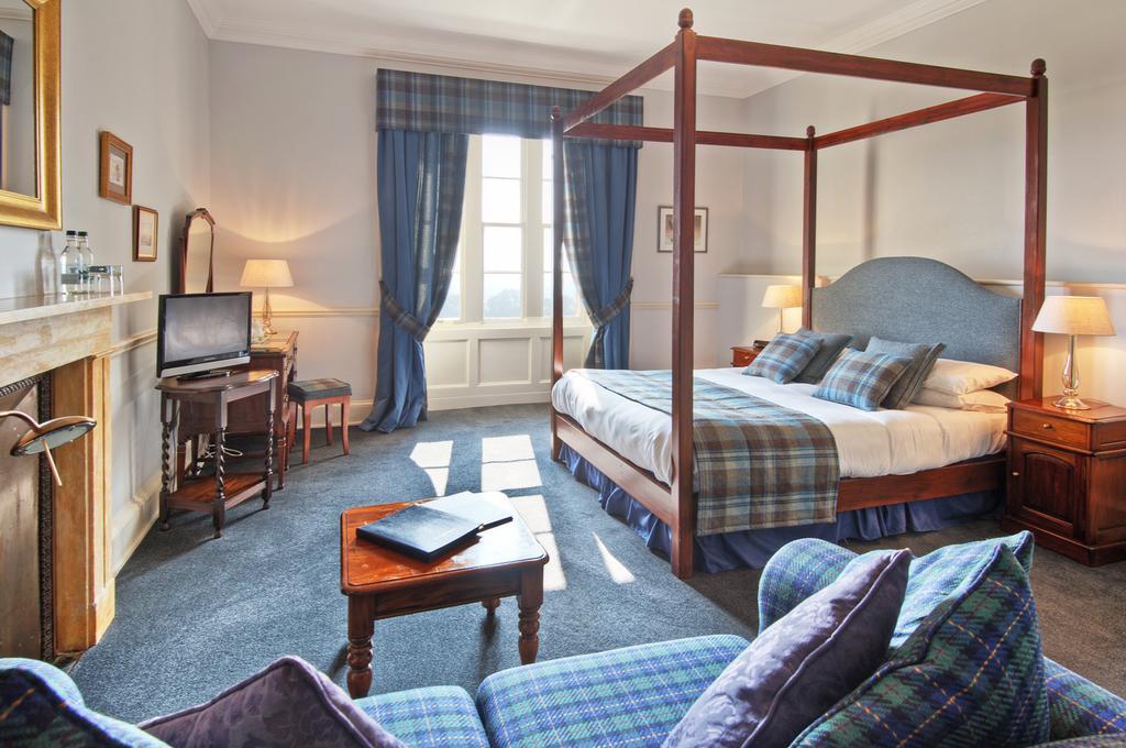 Chirnside Hall Hotel Стая снимка